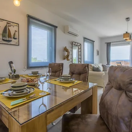 Family Friendly House With A Swimming Pool Garica, Krk - 19507 Ferienhaus *