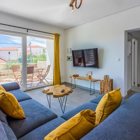 Family Friendly House With A Swimming Pool Garica, Krk - 19507 Ferienhaus *