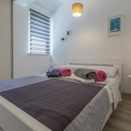 Family Friendly House With A Swimming Pool Garica, Krk - 19507 Ferienhaus Kras