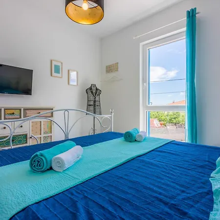 Family Friendly House With A Swimming Pool Garica, Krk - 19507 Ferienhaus *