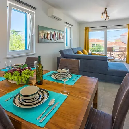 Family Friendly House With A Swimming Pool Garica, Krk - 19507 Feriehus