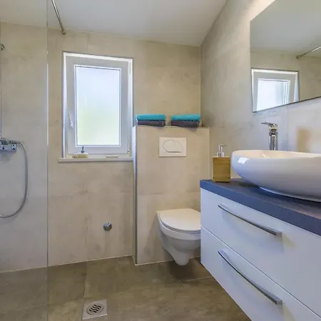 Casa vacanze Family Friendly House With A Swimming Pool Garica, Krk - 19507